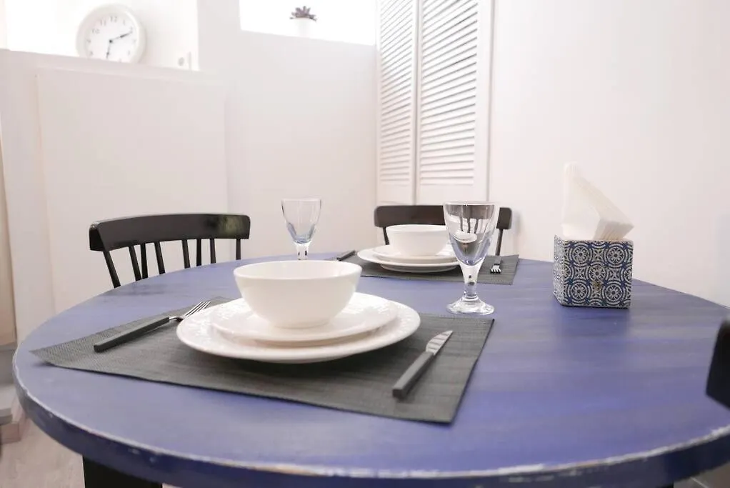 Alfama's Hidden Terrace Gem-1
